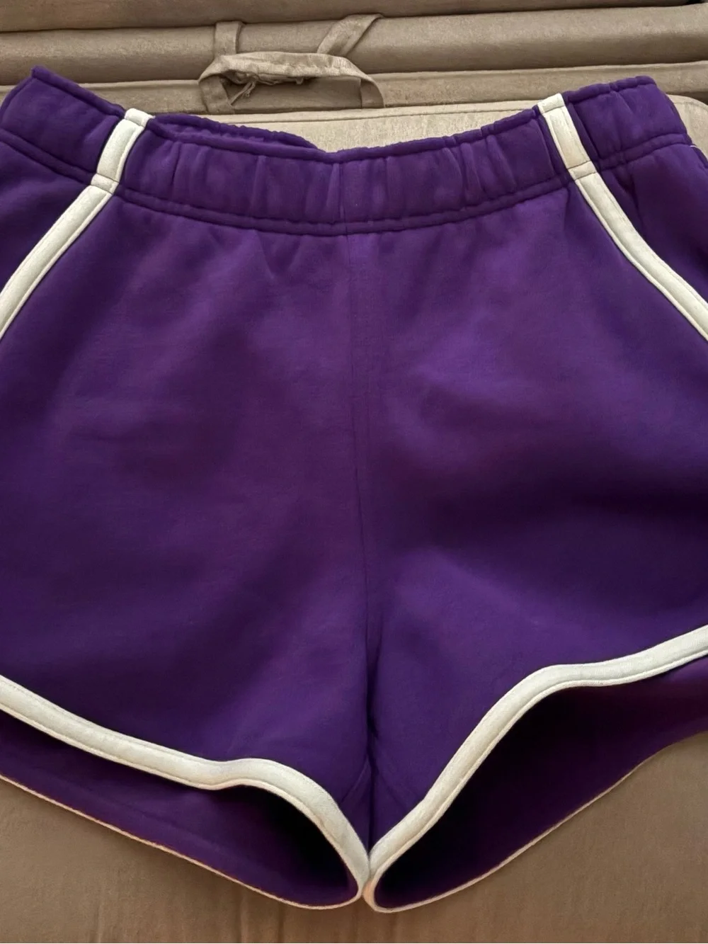 Lululemon Scuba Mid Rise Oversized Short 3” - Picture 7 of 12